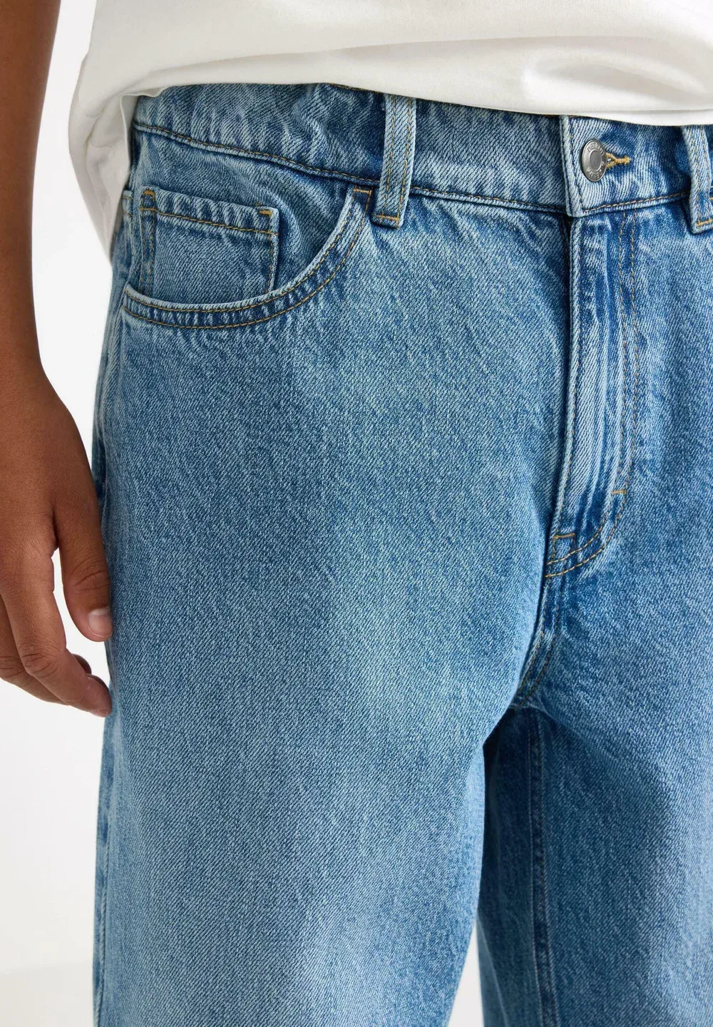 Свободные джинсы с обычной посадкой на талии - джинсы свободного кроя Lindex, Denim — фото 4