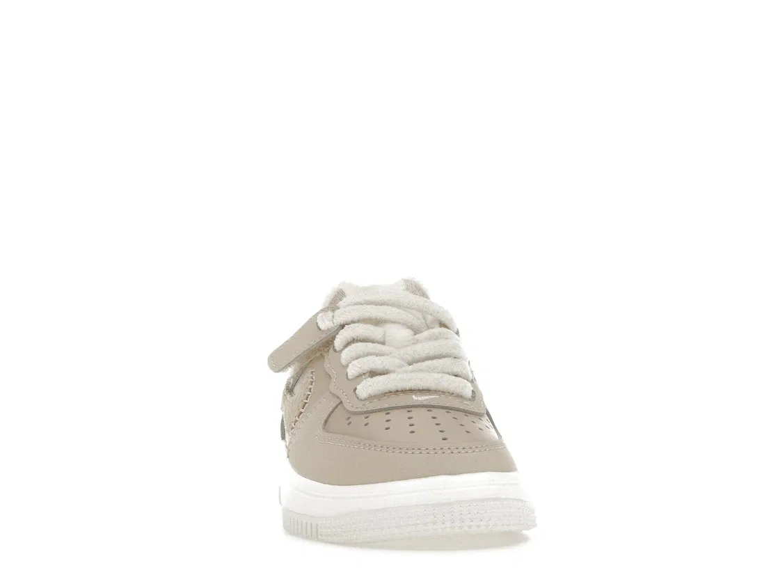 Детские кроссовки Lifestyle с системой EasyOn Nike Force 1 Low SE, Sanddrift Sail Dark Raisin Pale Ivory — фото 2
