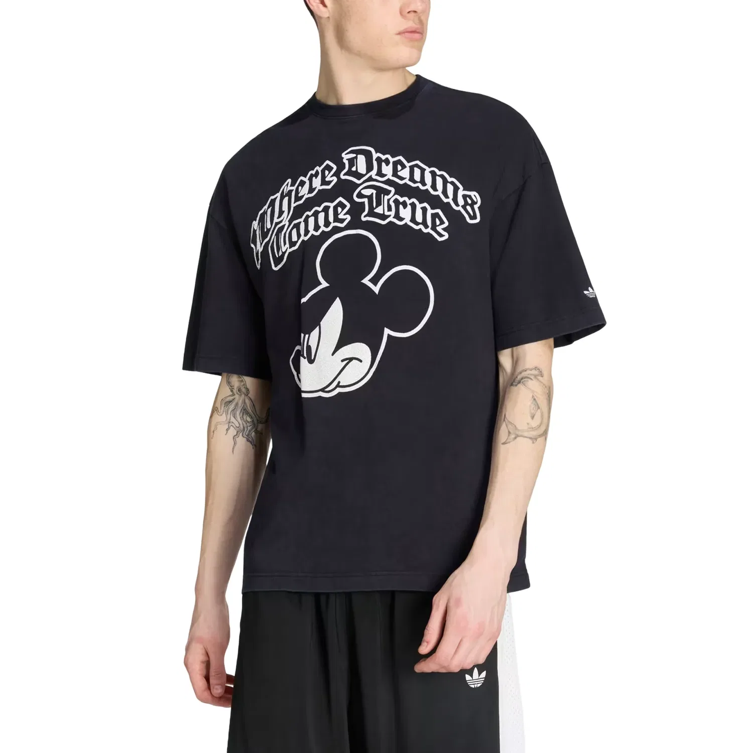 Мужская футболка Disney Mickey Mouse Dream T-Shirt Asia Sizing 'Black' adidas, черный — фото 2