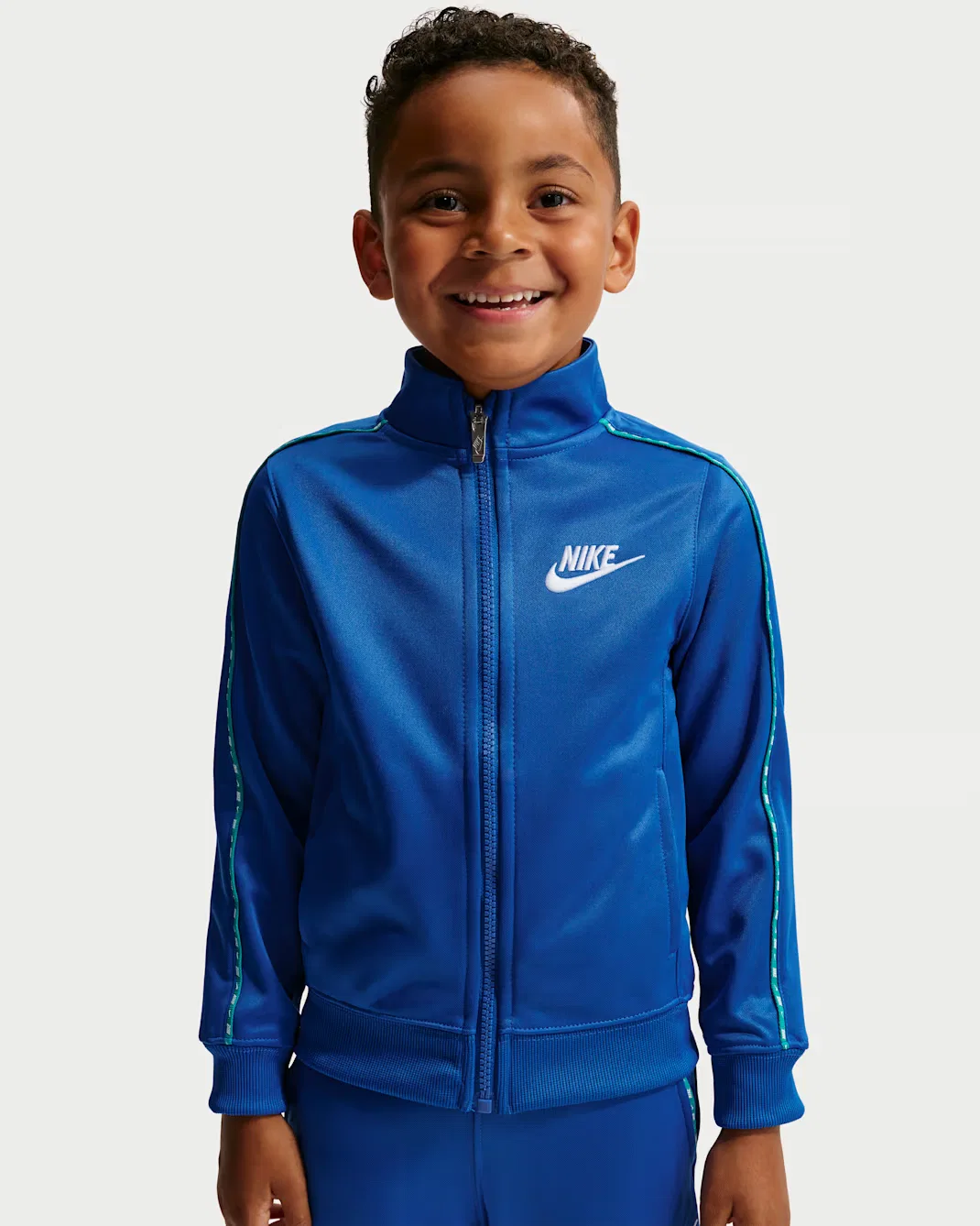 Детский комплект одежды Dri-FIT Lifestyle из 2 предметов с застежкой-молнией и декоративным кантом Nike, Game Royal — фото 2