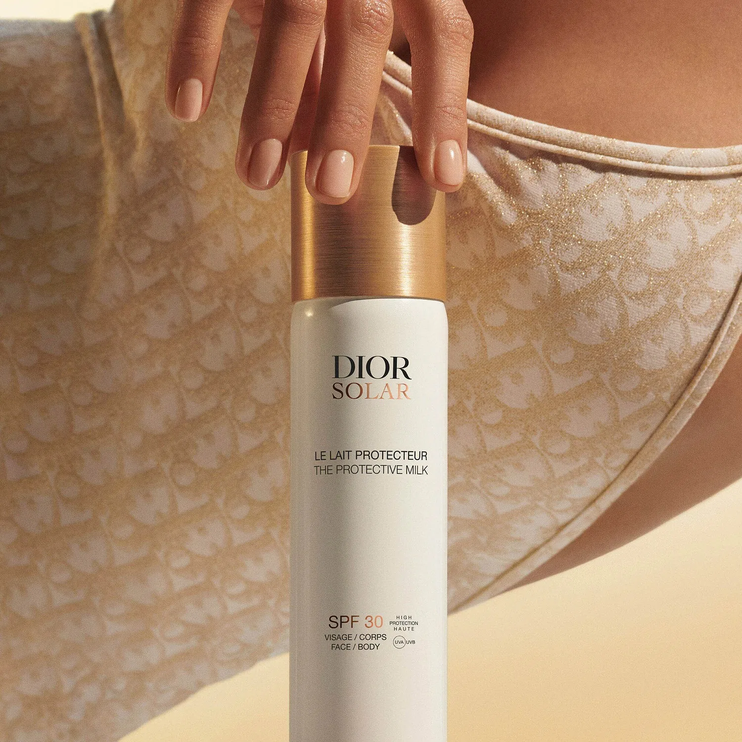 Солнцезащитное молочко для лица и тела SPF 30 Dior Solar Le Lait Protecteur Visage et Corps, 125 мл — фото 3