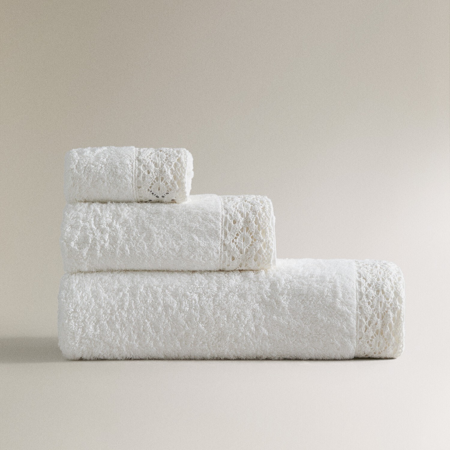 

Полотенце Zara Home Cotton With A Crochet Border, желтовато-белый