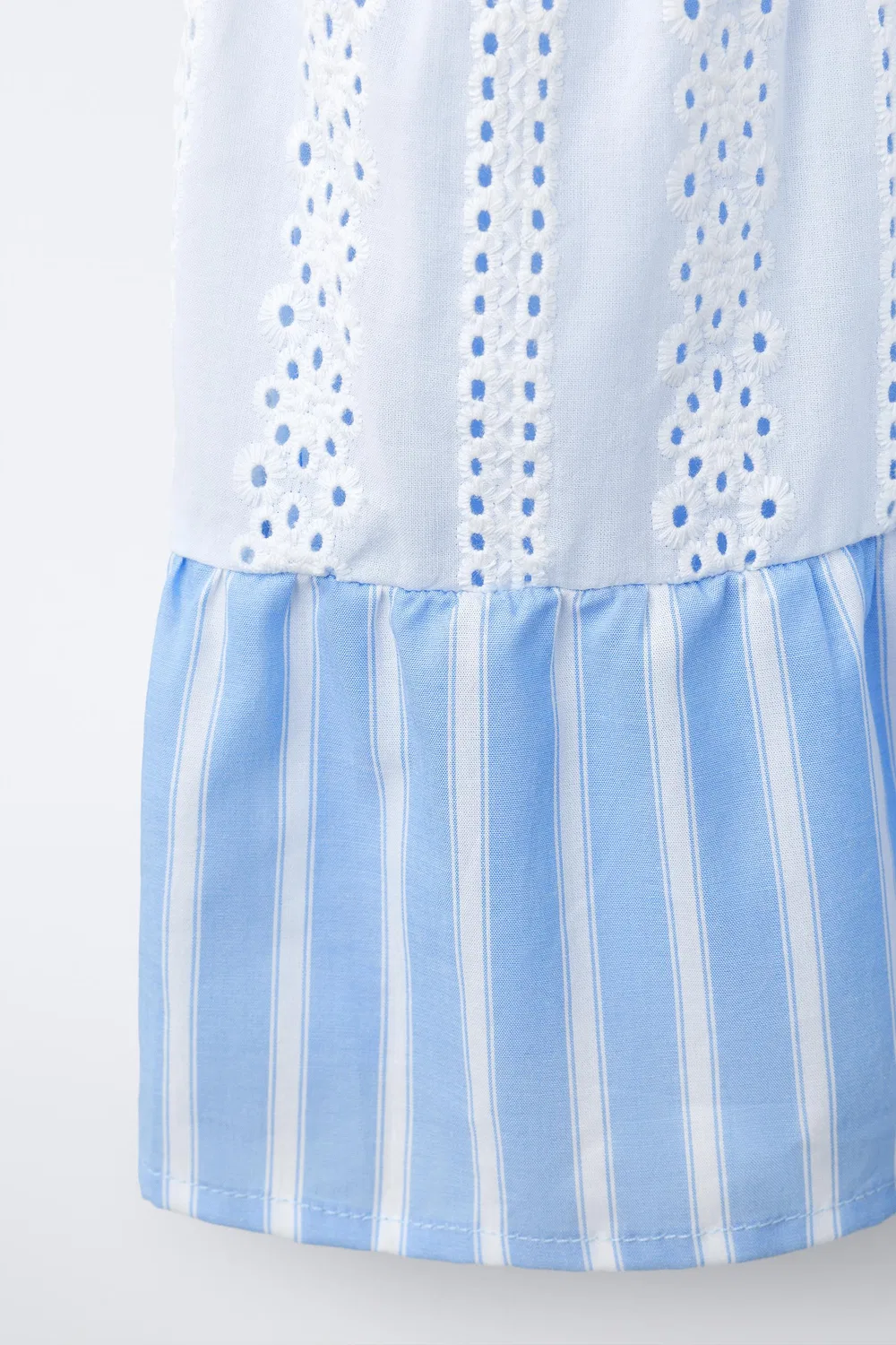 Вязаное платье в полоску со швейцарской вышивкой ZARA, Blue/White — фото 4