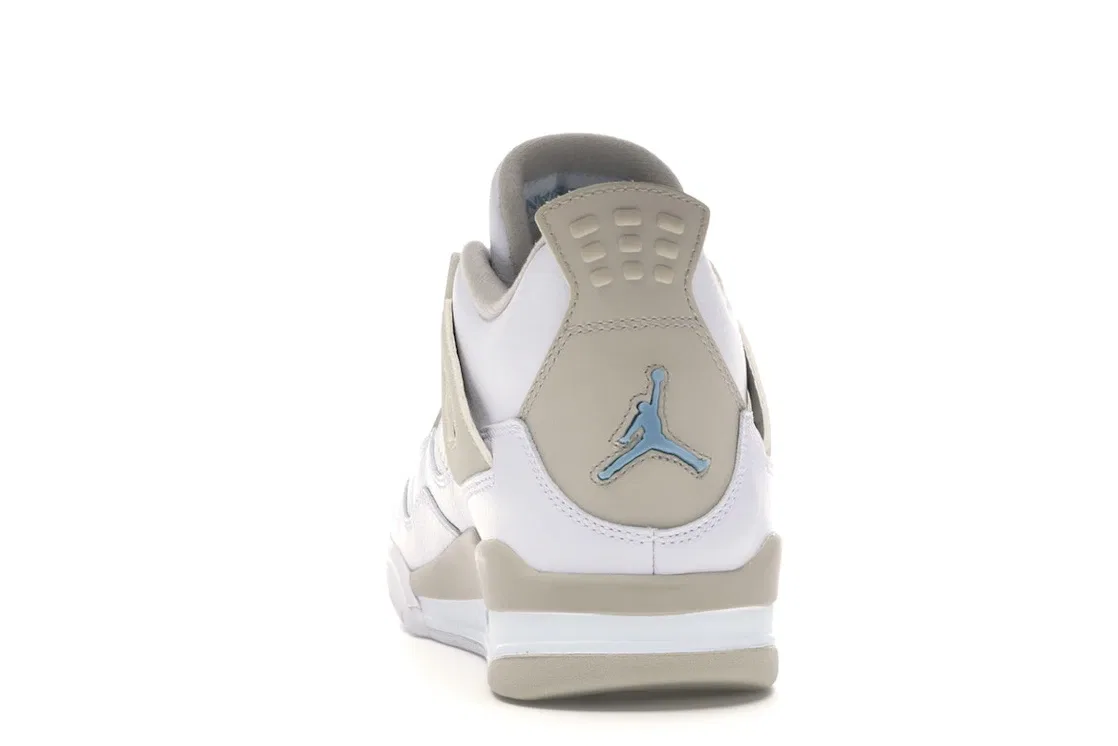 Детские кроссовки для мальчиков с кожаным верхом Jordan 4 Retro, White/Boarder Blue-Light Sand — фото 4