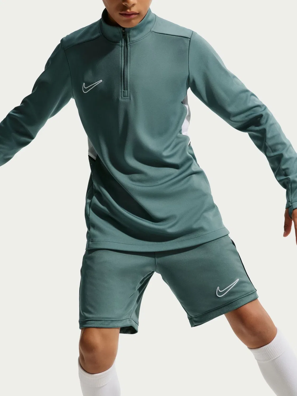 Шорты футбольные Nike Academy Dri-FIT, зеленые — фото 4