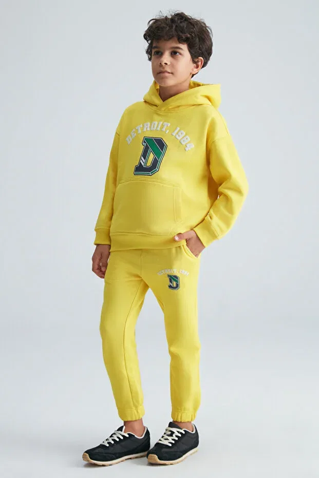 Детский спортивный костюм для мальчиков с принтом Jrue boy's cotton printed detailed hooded yellow tracksuit set with kangaroo pocket Grimelange, Yellow