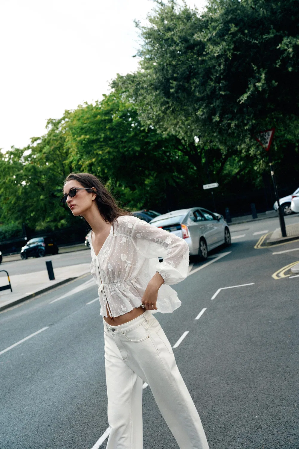 Блузка с вышивкой из сетчатой ткани в горошек ZARA, White — фото 2