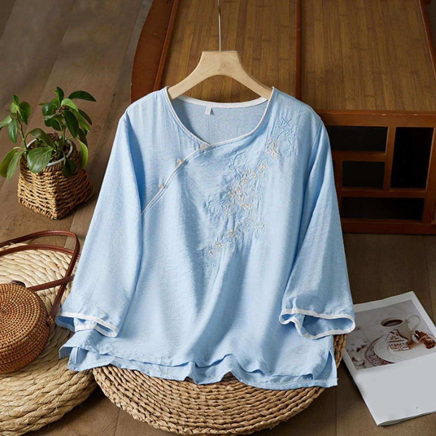 Блуза свободная с цветочным принтом T-Shirt, синий — фото 2