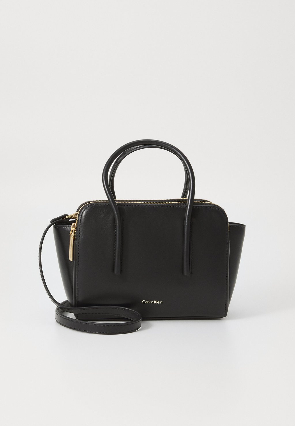 

Сумка CARRYALL MICRO TOTE Calvin Klein, черный