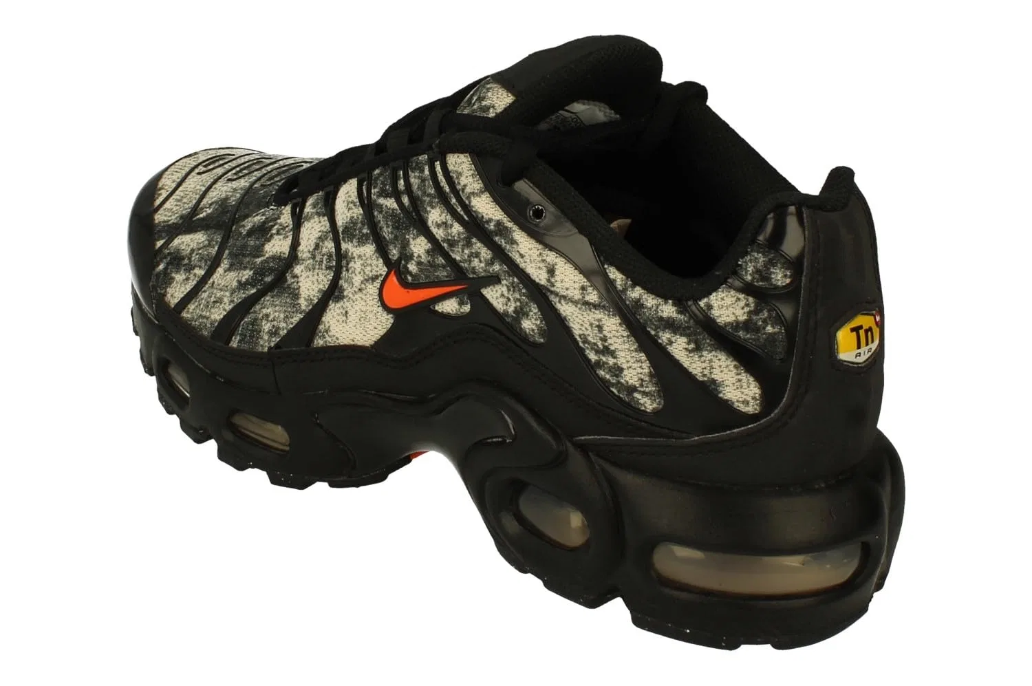 Детские кроссовки для мальчиков с амортизацией NIKE Air Max Plus NIKE, Black Safety Orange 001 — фото 2