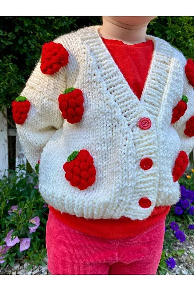 Детский кардиган для девочек с принтом Strawberry detailed hand knitted Nevalin, Ecru — фото 4