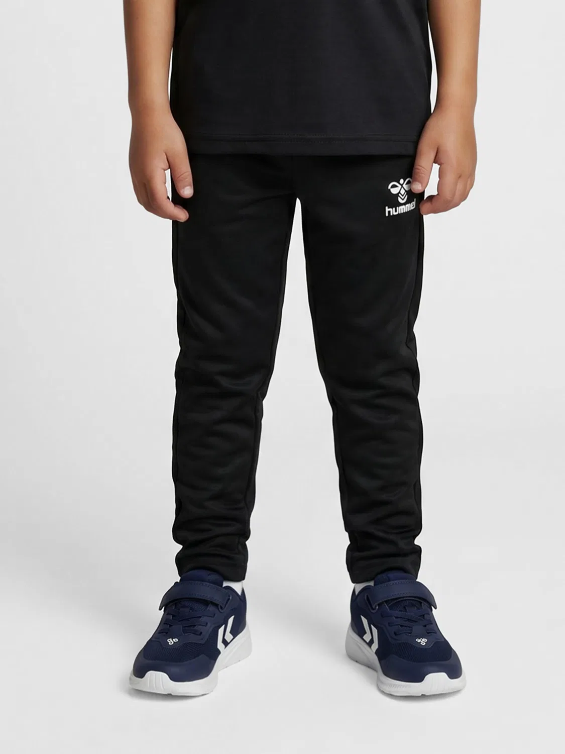 Детские тренировочные штаны Hmlessential Hummel, Schwarz