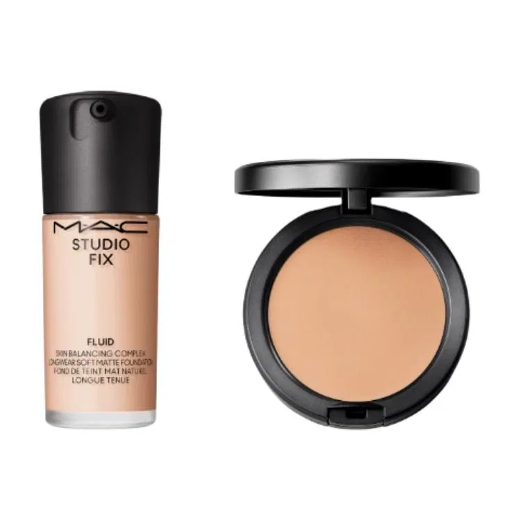 Женский набор косметики с тональной основой и компактной пудрой MAC Flawless, Black — фото 3
