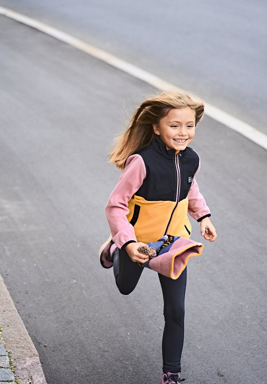 

Флисовая куртка Color Kids Fleece jacket, Chamois/Mustard Yellow