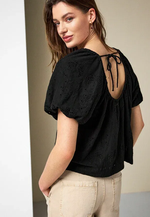 Топ Regular fit, Next, broderie short sleeve crew neck top, черный — фото 3