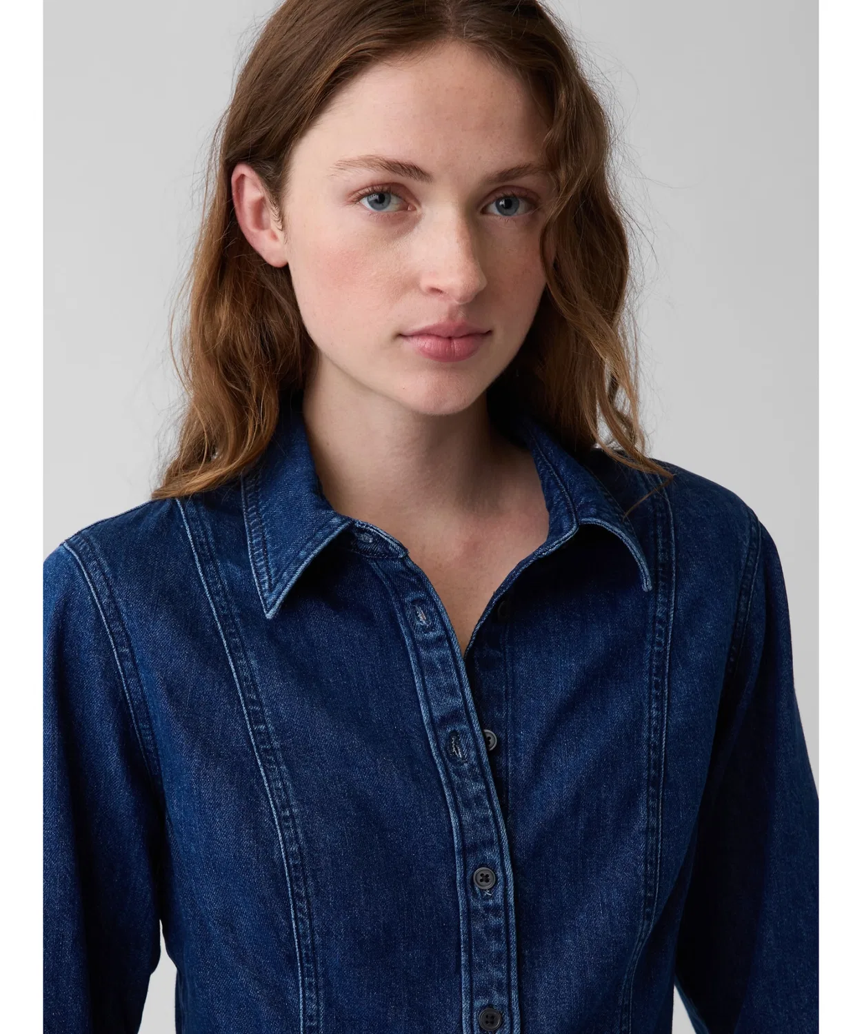 Женская джинсовая рубашка с длинным рукавомGAP, Indigo Blue — фото 3