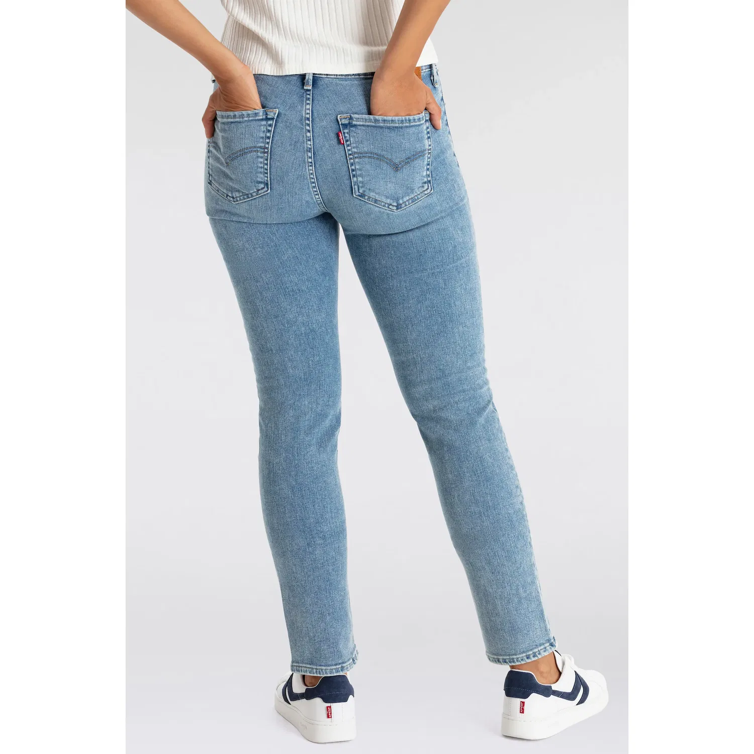 Женские джинсы с зауженным кроем Levi's, Blue Wave Light — фото 2