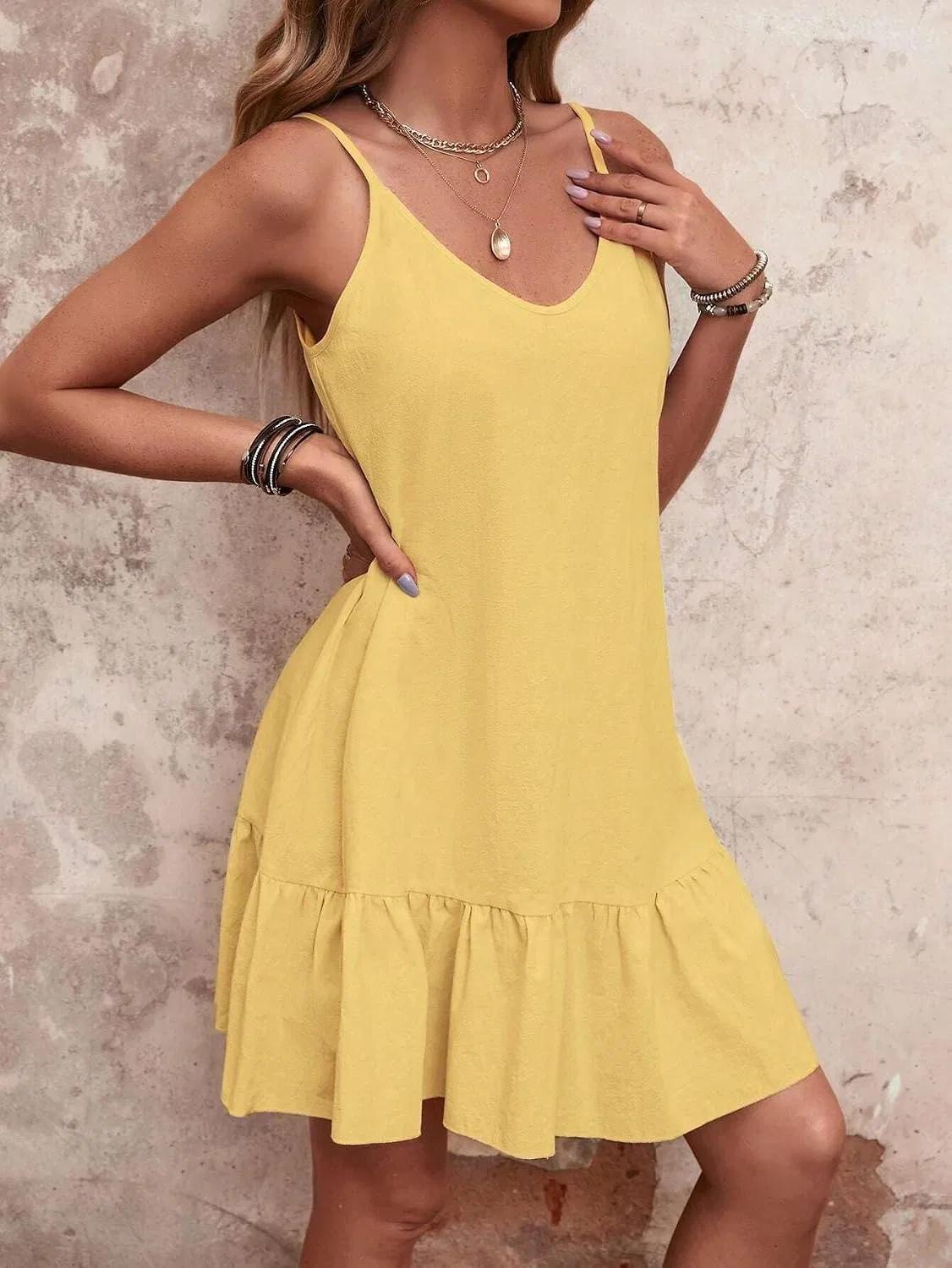 Женское свободное платье миди на бретельках с рюшами, Light Yellow — фото 3
