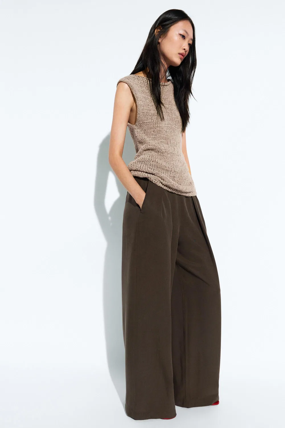 Брюки Massimo Dutti, свободные с широкими штанинами и вытачками, коричневые