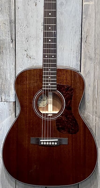 

Акустическая гитара Guild OM-120 Acoustic Guitar Natural With Case & Extras, Support Brick & Mortar Music Shops !