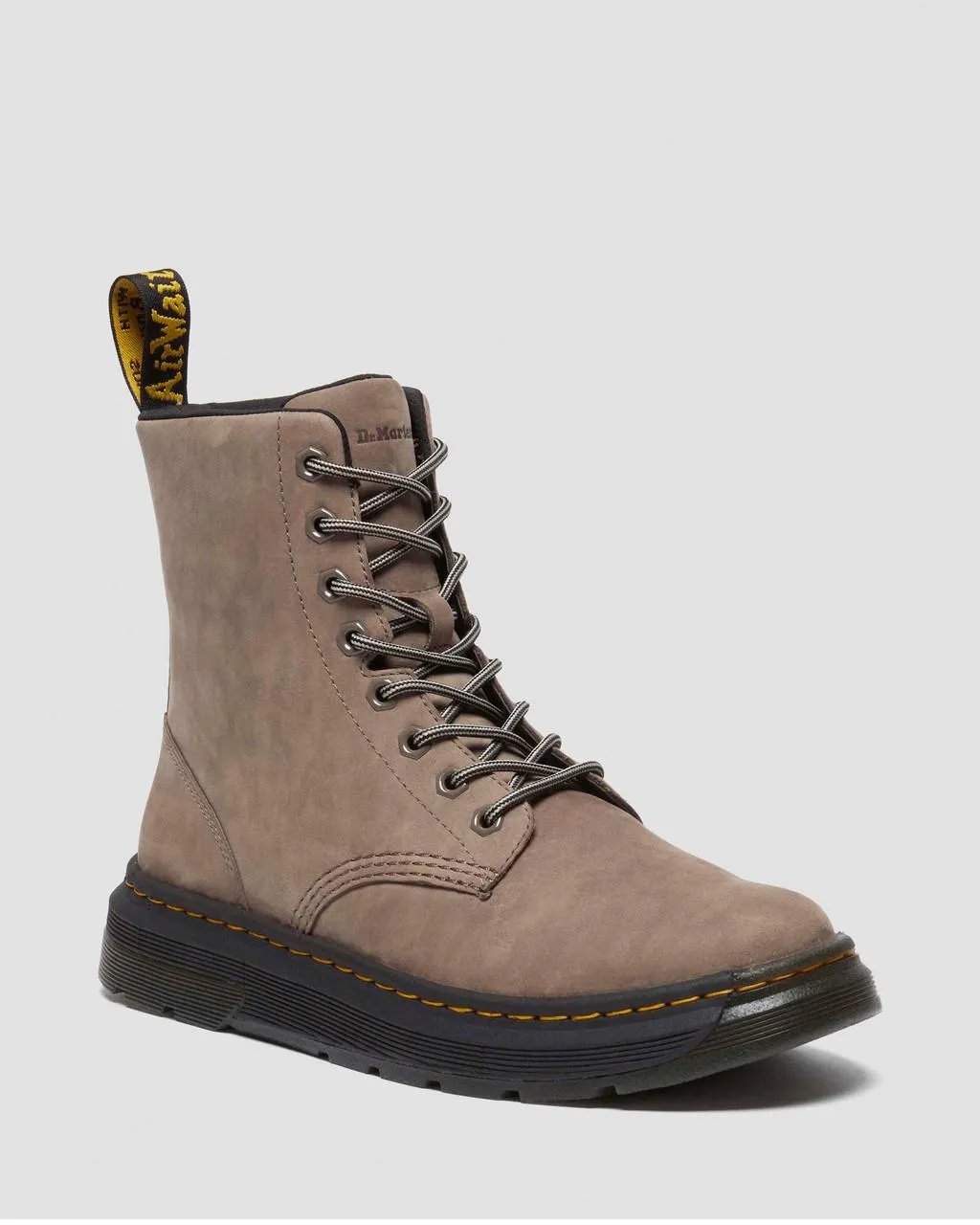 

Повседневные ботинки Dr. Martens Crewson, цвет Taupe — Dapple Buck Wp Light