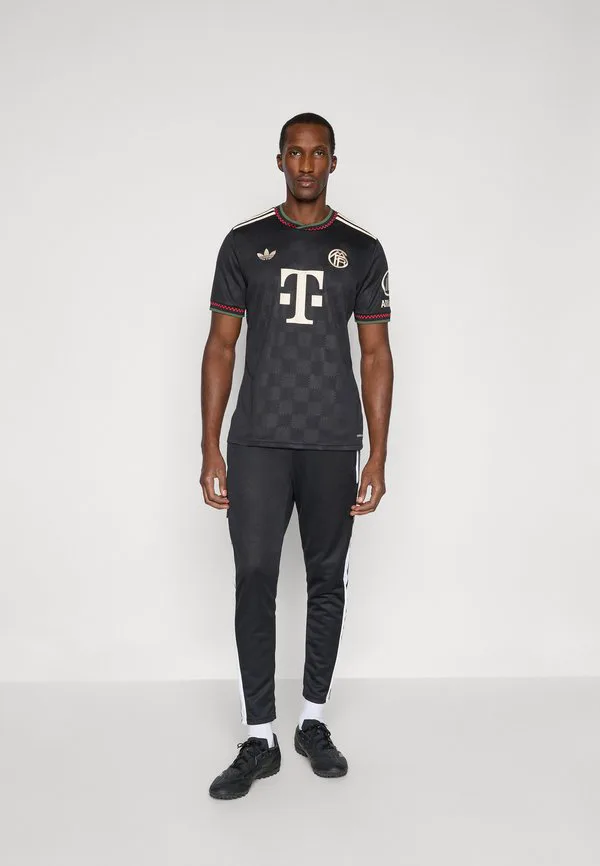 Третья футболка фк бавария сезона 2025/2026. Adidas Performance, Black/Halo Ivory — фото 2