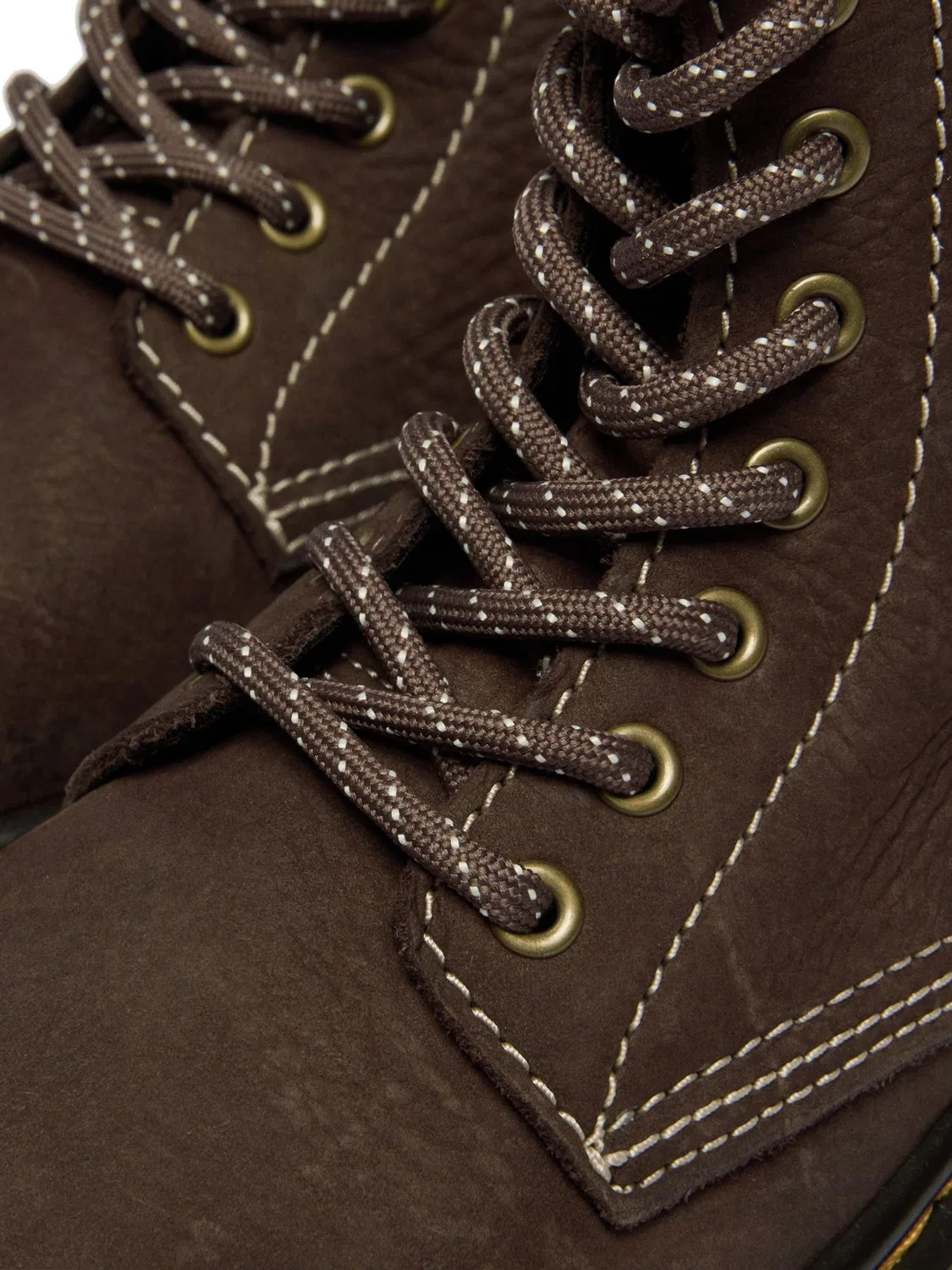 Ботинки Dr. Martens 1460 Pascal Tumbled Nubuck, темно-коричневые — фото 4
