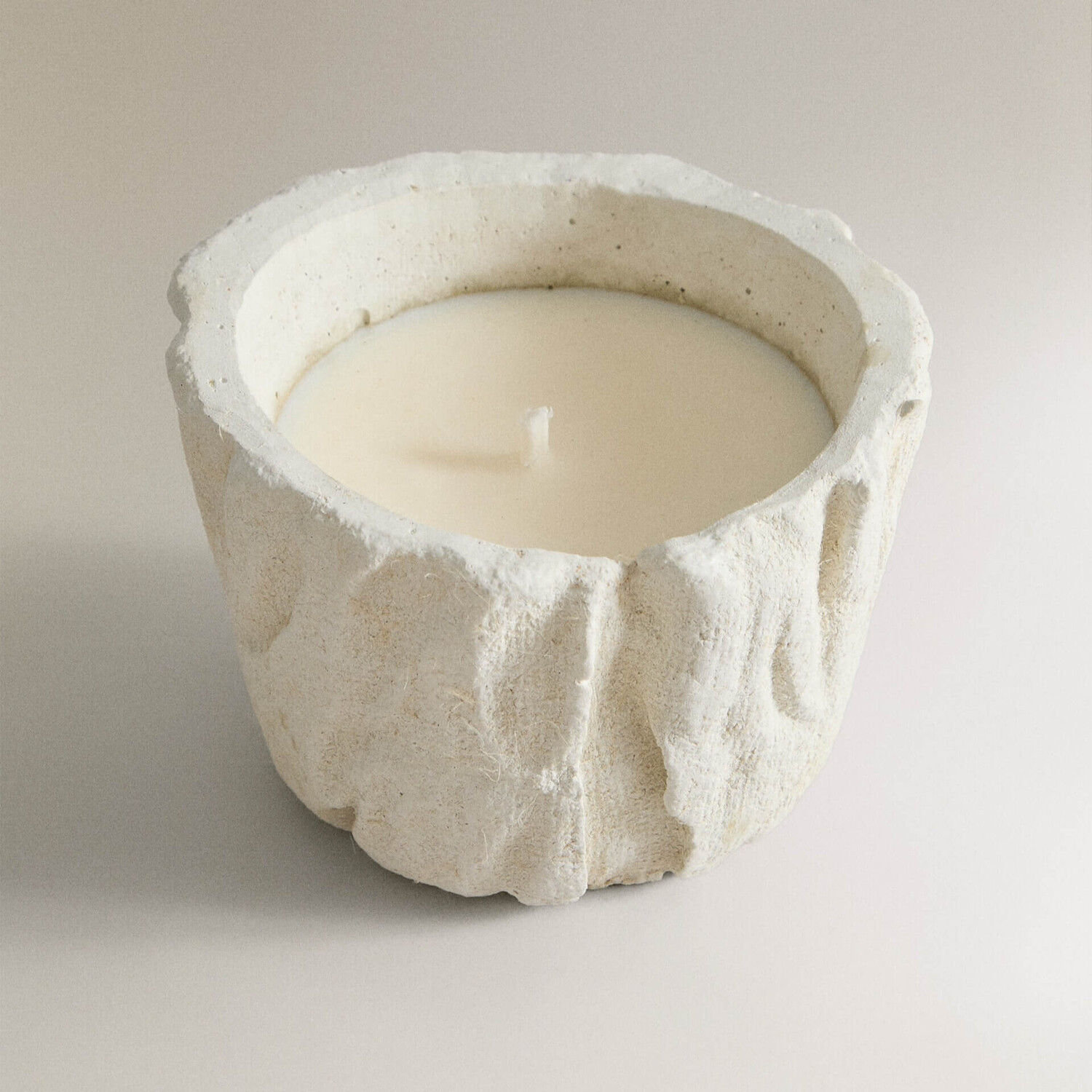 

Свеча ароматическая Zara Home White Lotus, 600 г