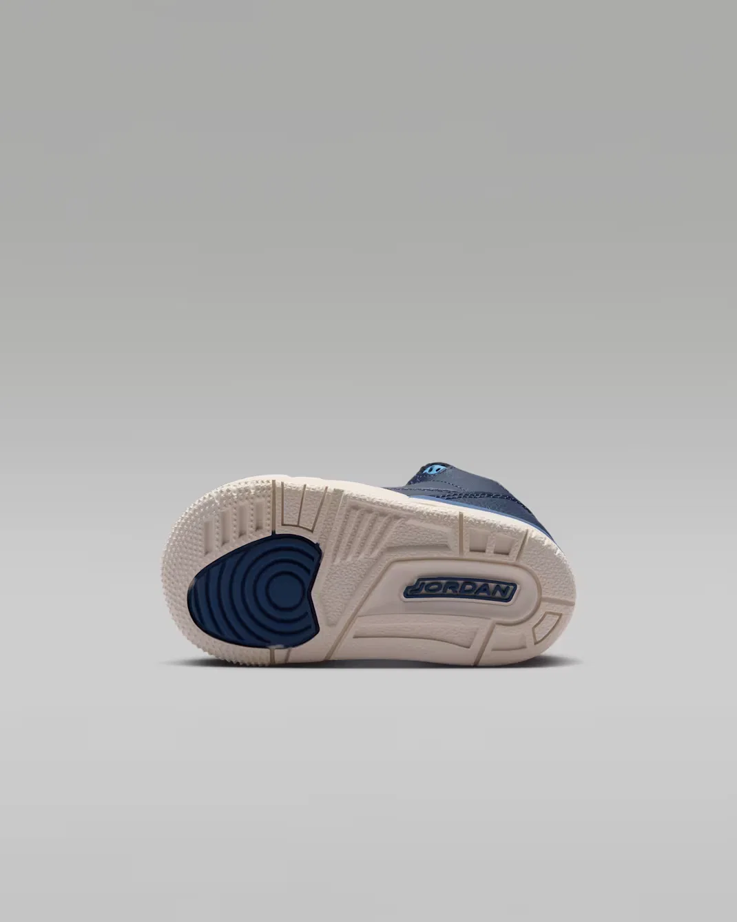 Детская/подростковая обувь Jordan 3 Retro "Sport Renaissance", Obsidian/Track Red/Chalk/Chalk — фото 2