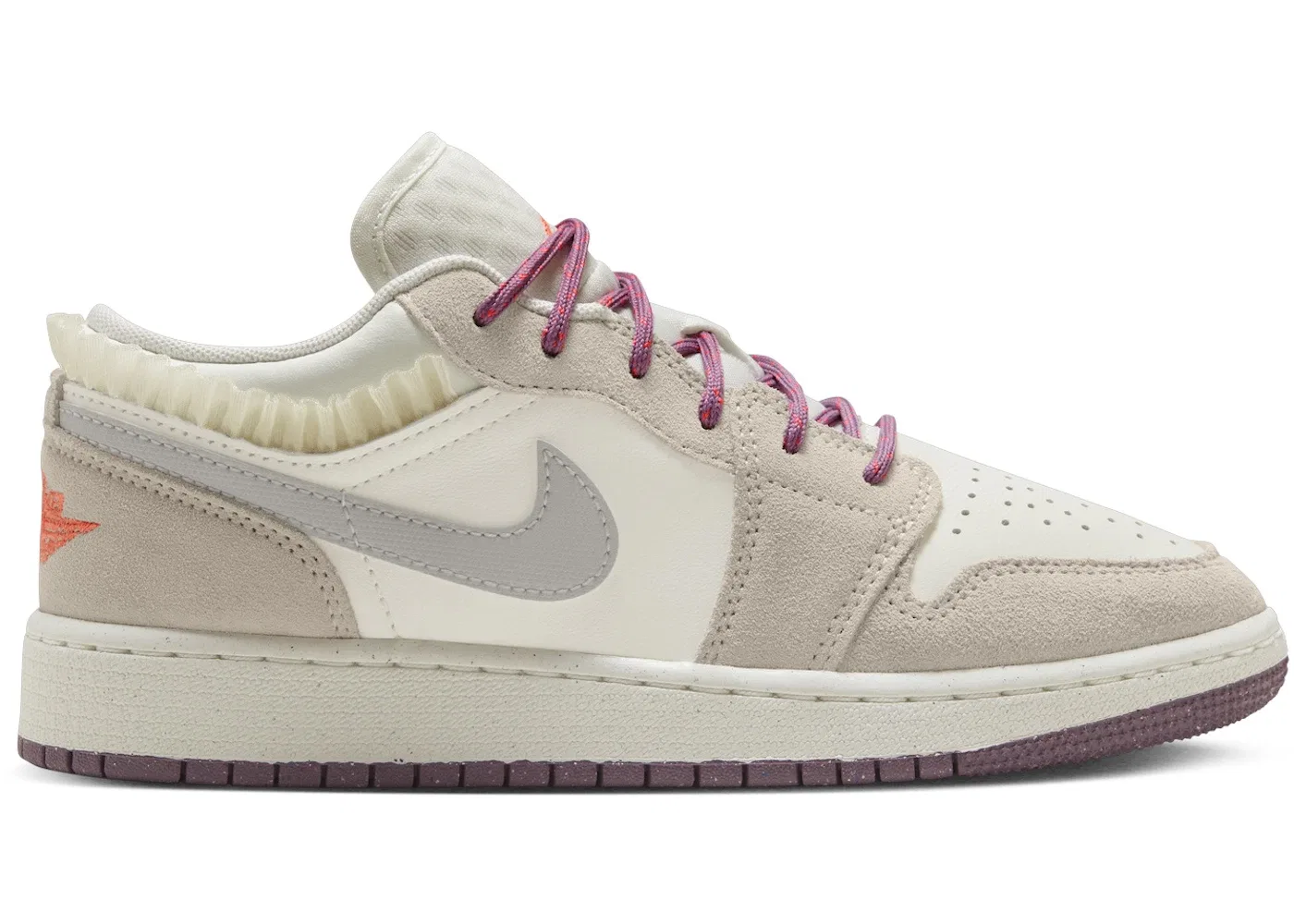 Детские кроссовки Lifestyle Jordan 1 Low SE Jordan, Sail/Legend Light Brown/Violet Dust/Neutral Grey