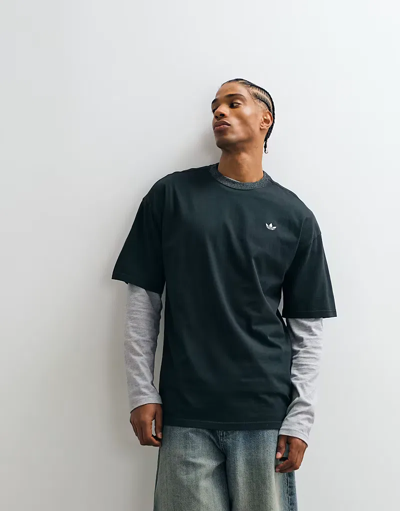 Футболка Adidas Originals Essential оверсайз, черный с эффектом потертости