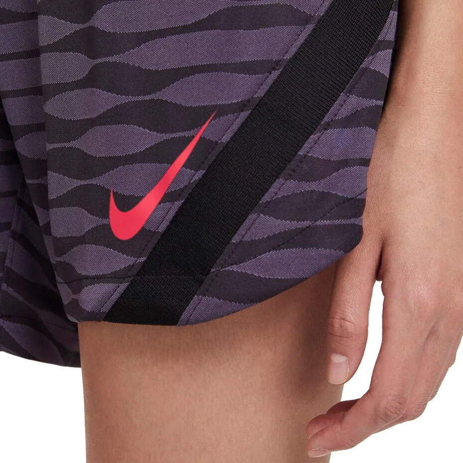 Женские шорты с принтом Veilchen Nike, Konigliches Lila Hortensienlila — фото 3