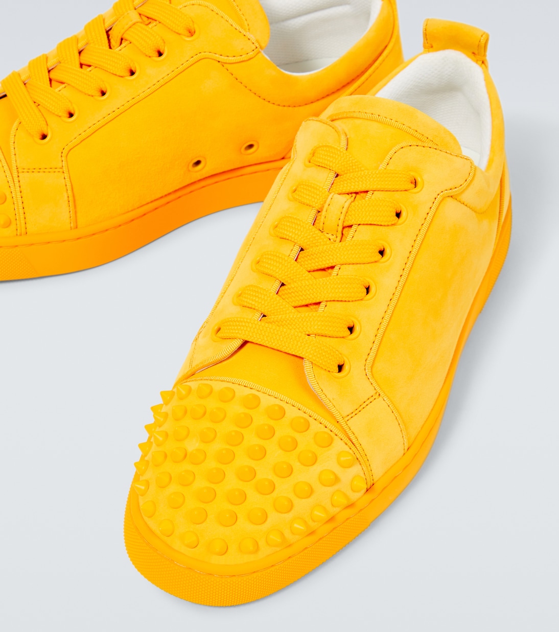 Кроссовки Louis Junior Spikes из замши Christian Louboutin, Pollen/Pollen Mat — фото 3