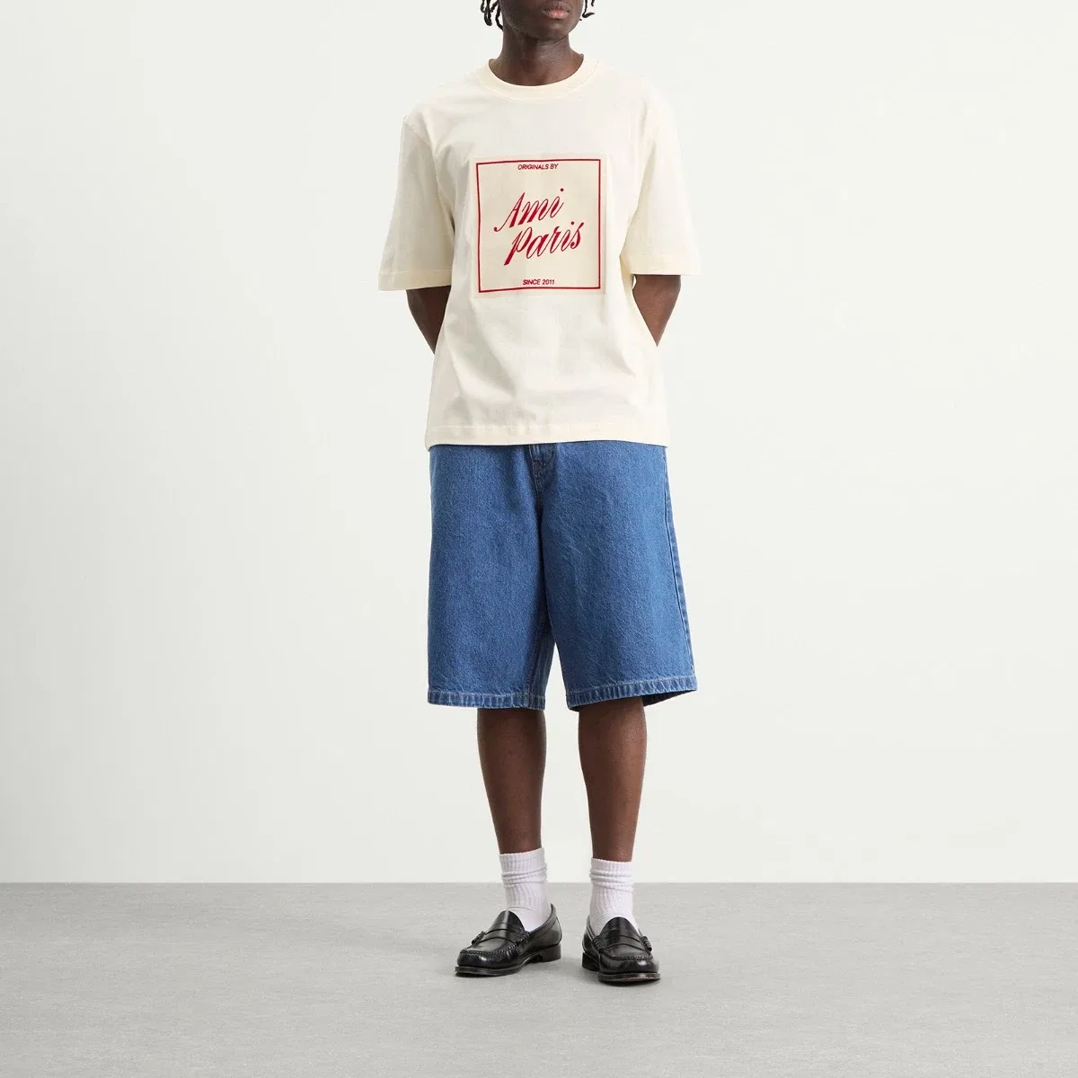 Футболка с коротким рукавом свободного кроя Boxy fit short sleeve t-shirt Ami Paris, Blanc Creme — фото 4