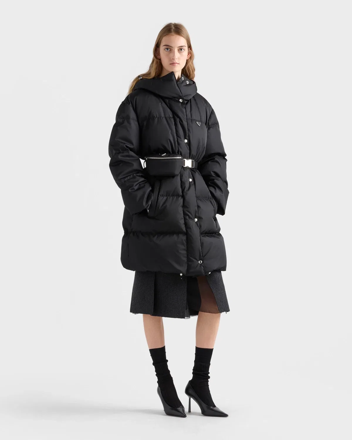 Пуховик из переработанного нейлона (Re-Nylon) Prada, черный — фото 2