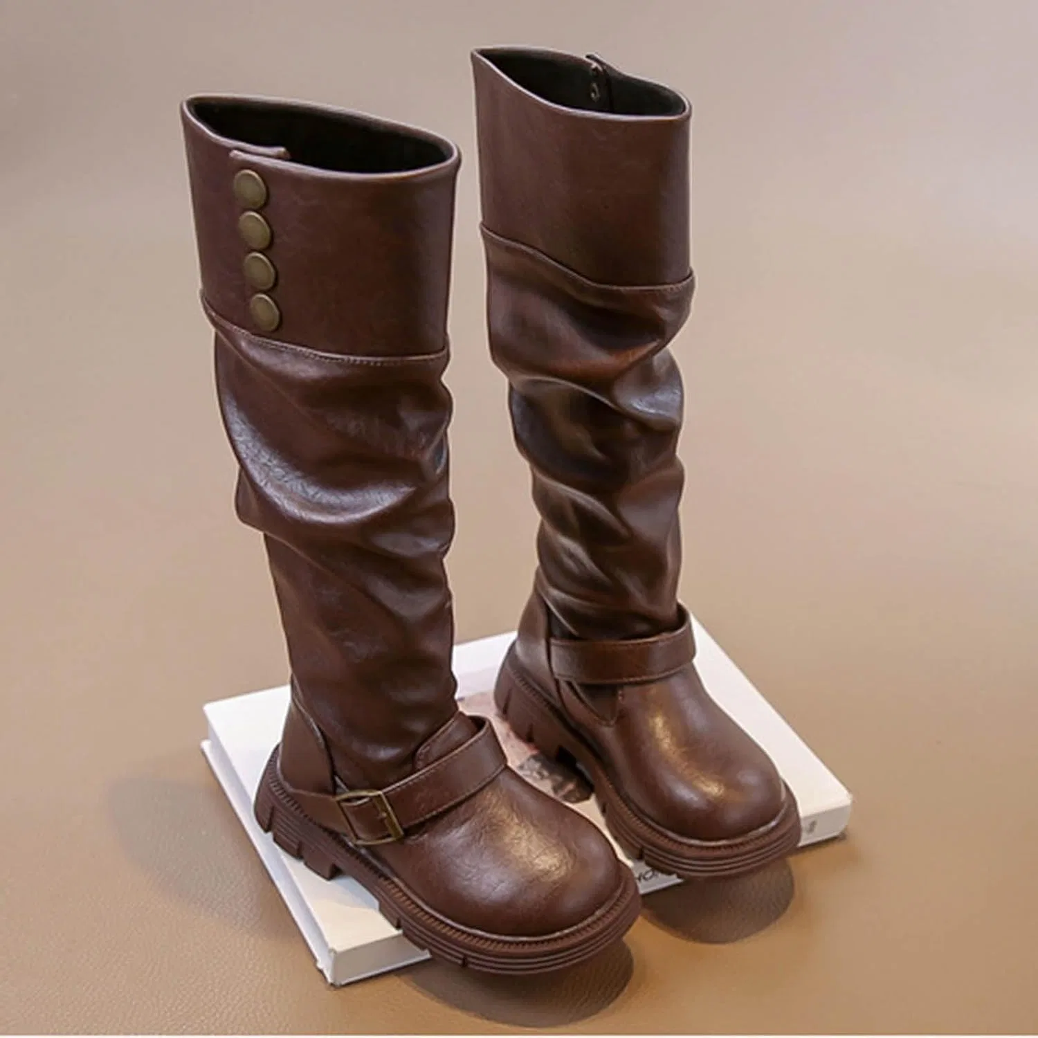 Детские сапоги для девочек с ремешком и пряжкой Slouch Boots, Brown — фото 3