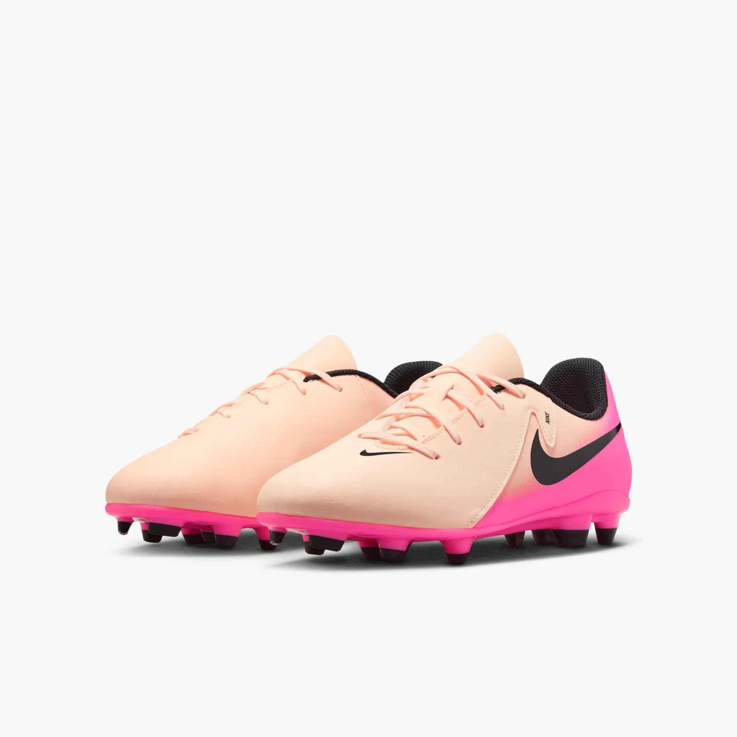 Детские кроссовки для мальчиков с низким вырезом Jr. Phantom Gx 2 Club NIKE, Crimson Tint Black Pink Blast — фото 2