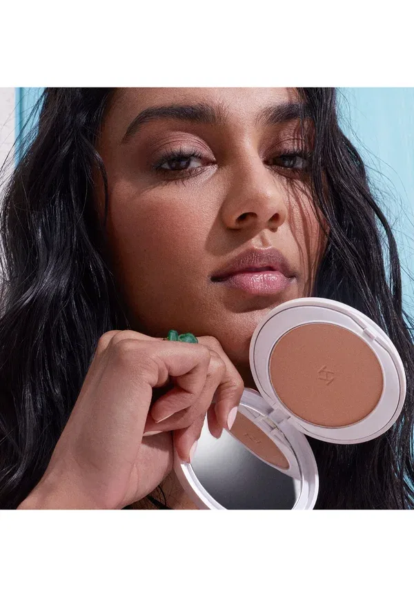 Пудра-основа Urban Shield SPF 50 - тональная основа 9 г Kiko Milano, цвет molten caramel — фото 3