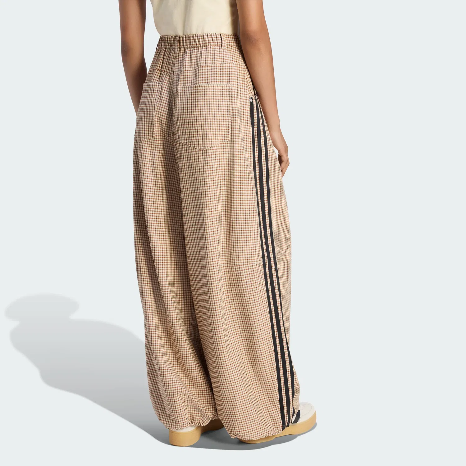 Женские спортивные штаны с принтом Adidas Originals, Flax Crystal Brown/Aurora Brown/Green/Vermilion — фото 3