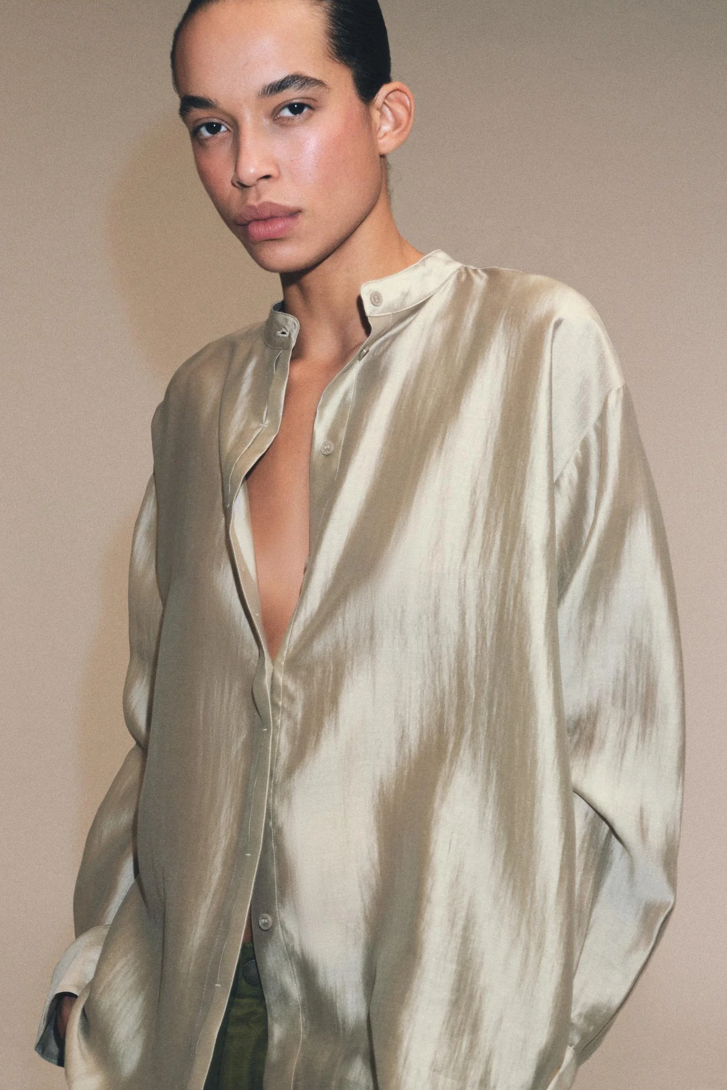 Рубашка Zara с воротом мао, песочный