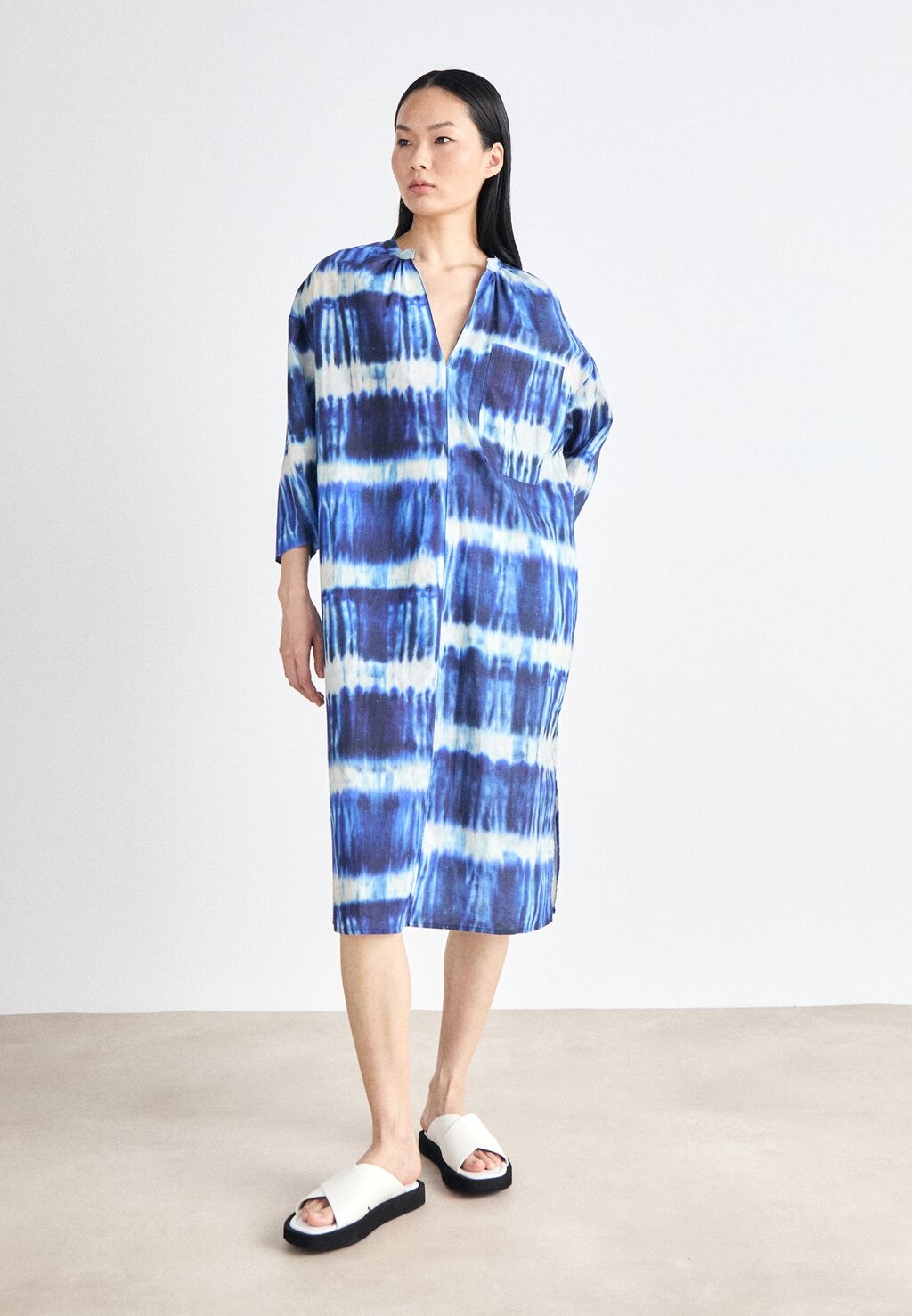 

Дневное платье Colin Mana Dress Mads Nørgaard, синий