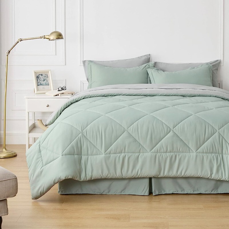 

Комплект двуспального постельного белья Bedsure Queen, 7 предметов, зеленый