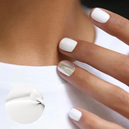 Лак для ногтей Green Snow White Manucurist, Natural Classic