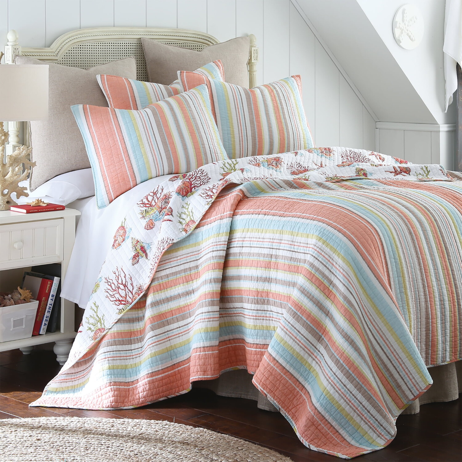 

Комплект одеяло и подушки Levtex Home Brighton Coral, белый / зеленый