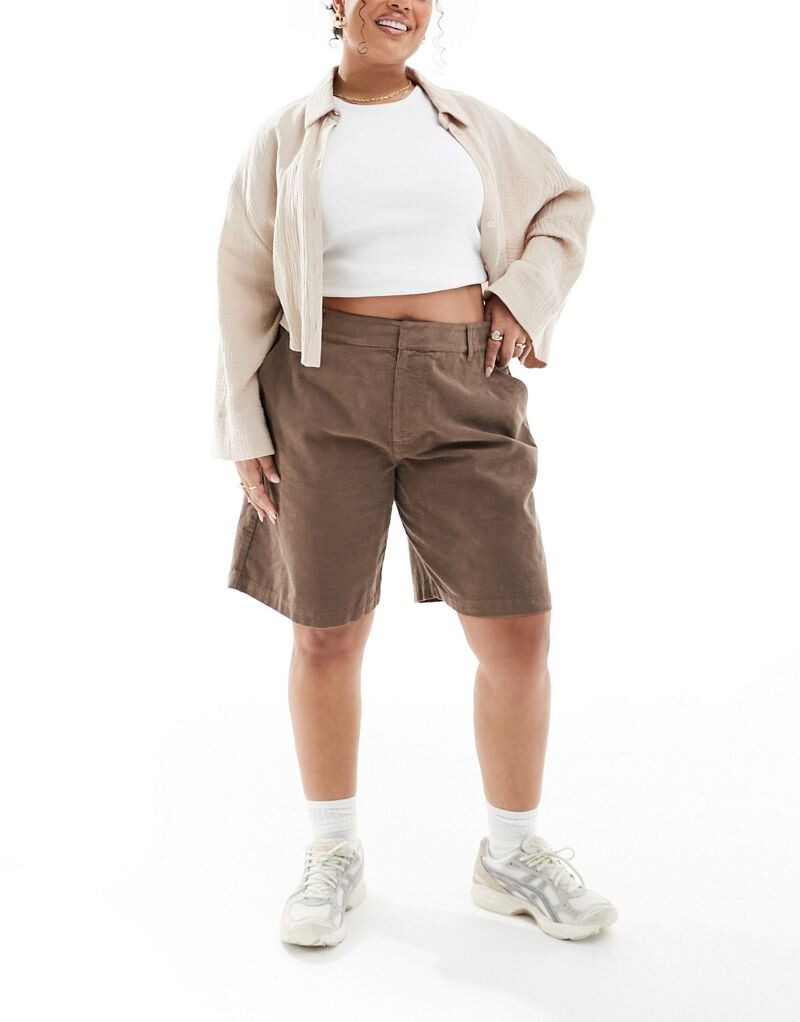 

Бисквитно-коричневые вельветовые удлиненные шорты ASOS Curve