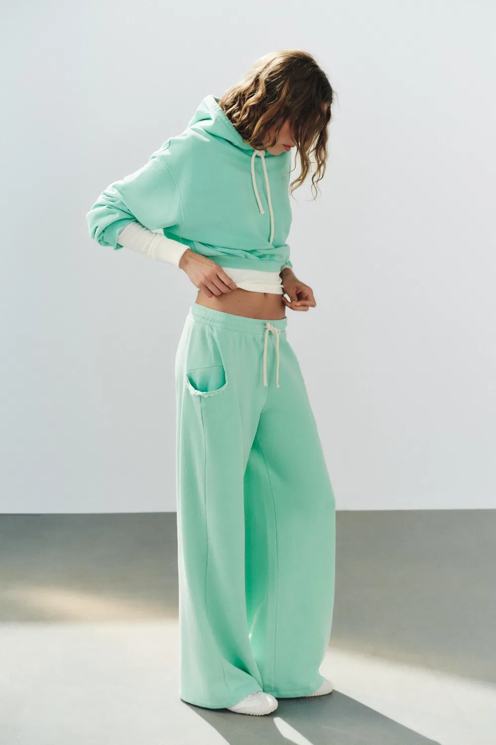 Неоновые широкие брюки ZARA, Blue/Green — фото 4
