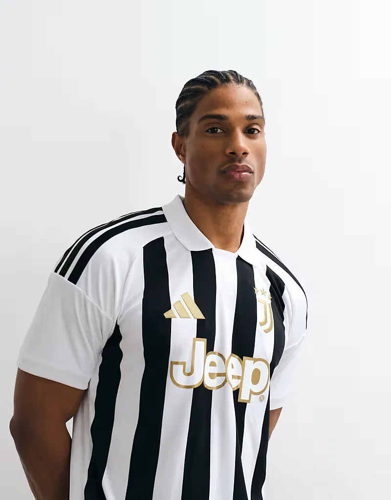 Домашняя футболка Adidas "Ювентус" сезона 26/27 в бело-черную полоску