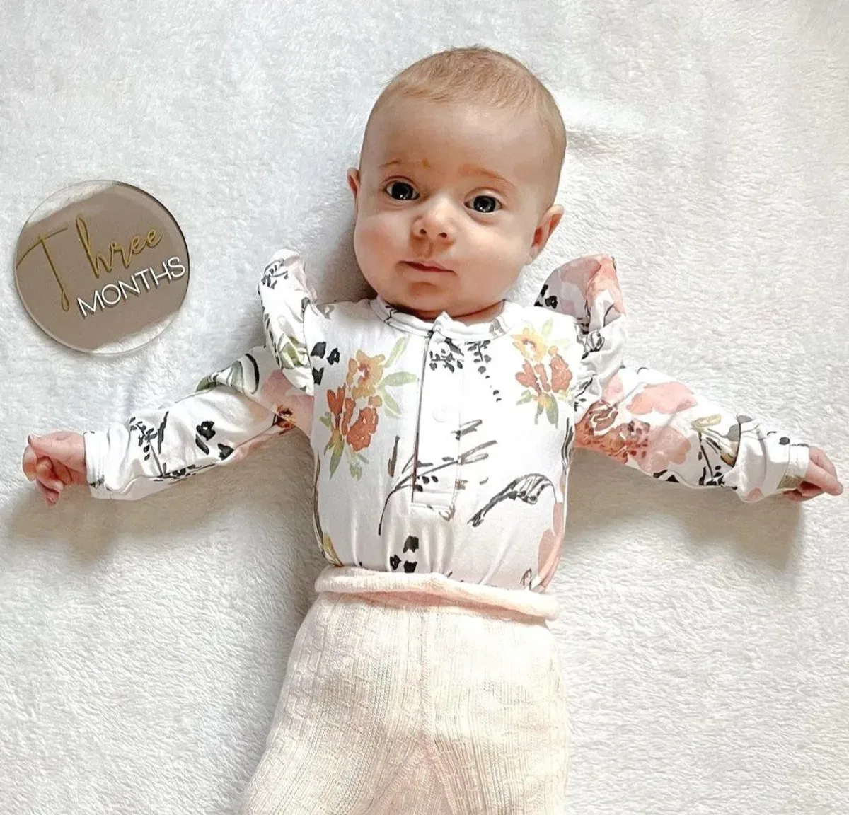 Детское боди с цветочным принтом, с длинным рукавом с оборкой Minky Myles, White — фото 3