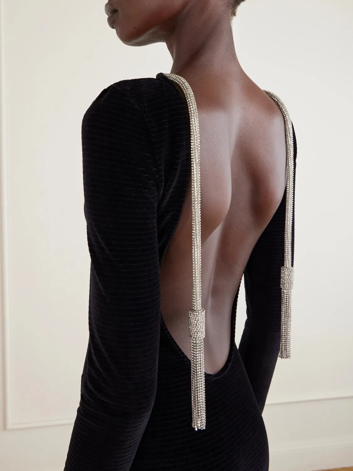 Миди-платье из хлопково-бархатной смеси с открытой спиной и вышивкой. BALMAIN, черный — фото 4