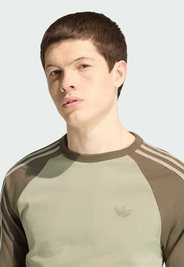Футболка с длинным рукавом Adidas Originals, серебряный — фото 3